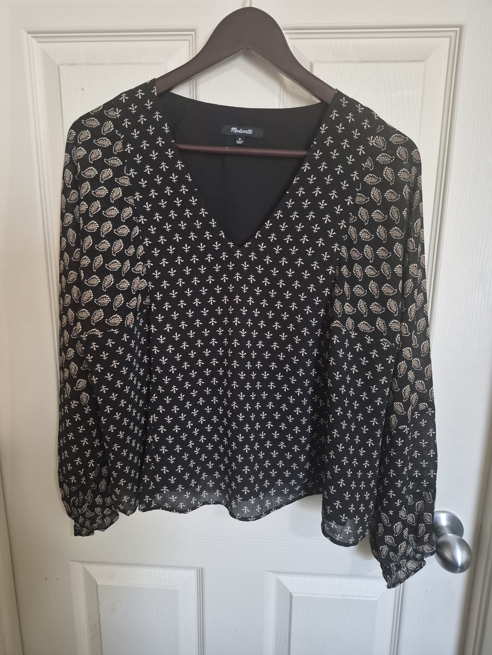 Size M Madewell Black Printed V-Neck Long Sleeve Blouse with Cream Motif
